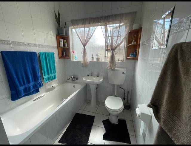 3 BEDROOM HOUSE FOR SALE IN FLORENTIA